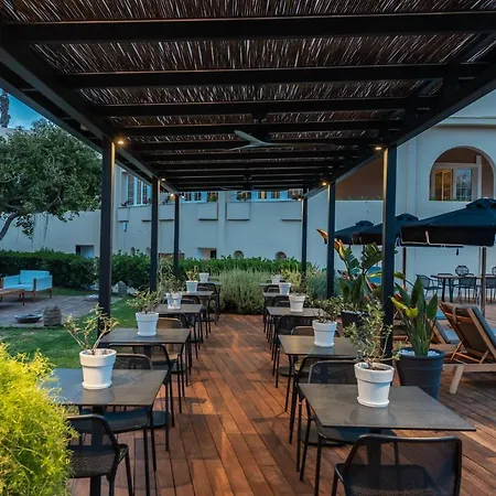 Bitzaro Palace Hotel Kalamákion