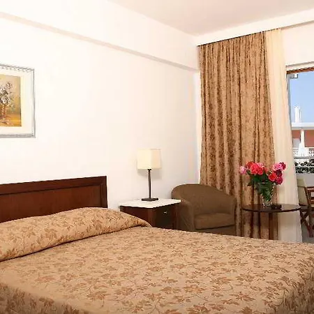 Bitzaro Palace Hotel Kalamákion